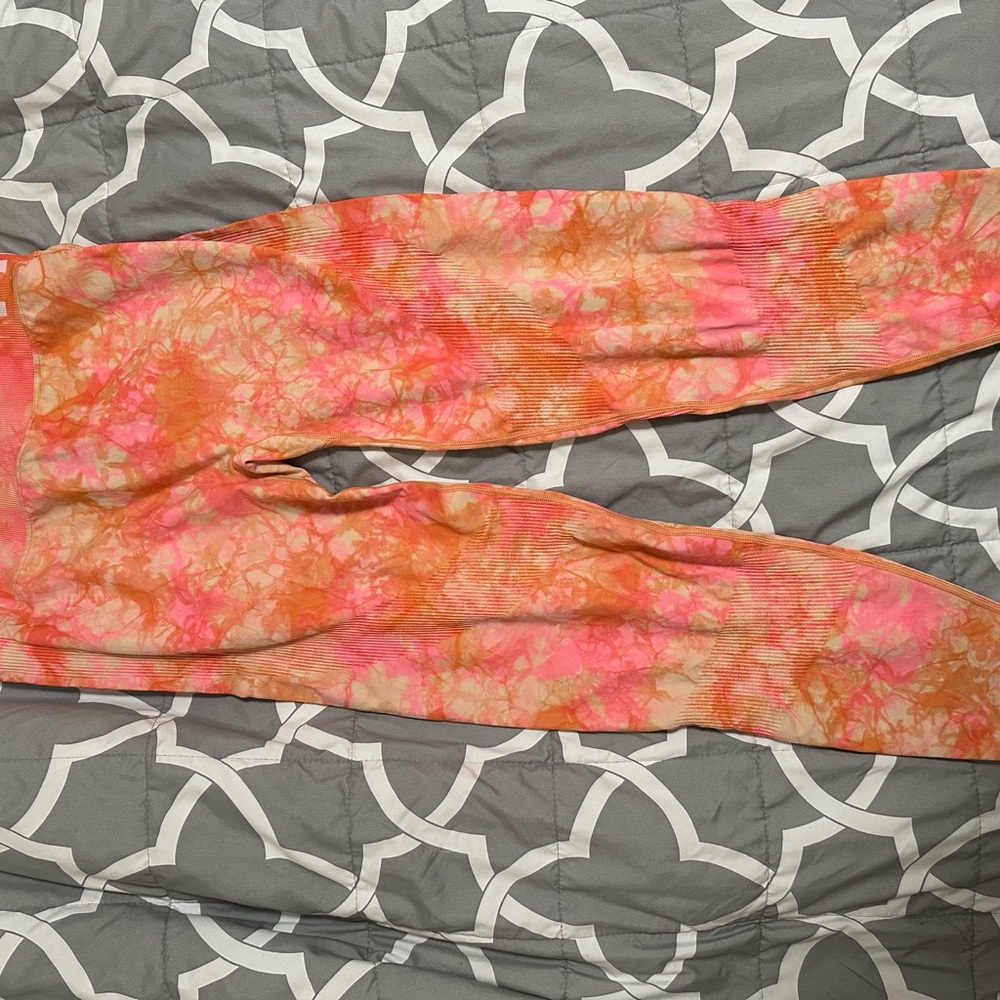 PINK Victoria's Secret Vibrant Leggings Pink and Orange